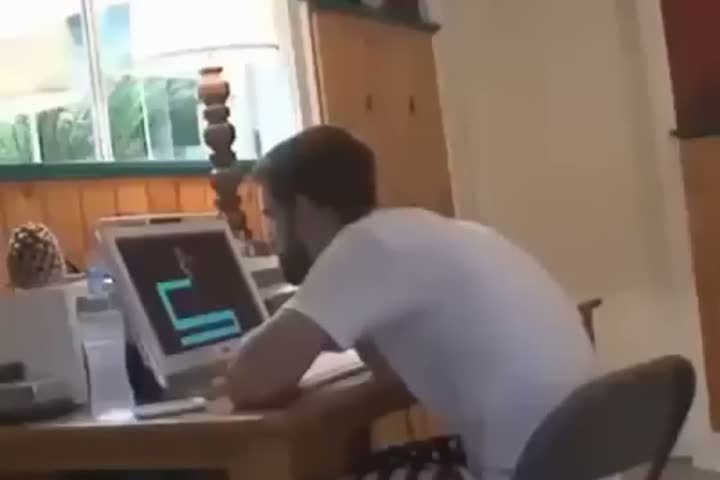 Korkutma şakasına aşırı tepki veren adam