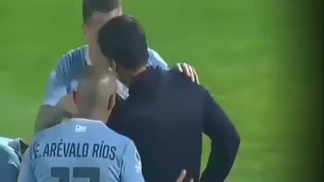 Şili-Uruguay karşılaşmasında skandal hareket