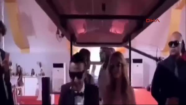 Paris Hilton'a uçak düşüyor şakası!