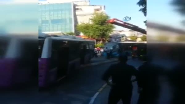 Özel halk otobüsleri kafa kafaya çarpıştı: 3 yaralı
