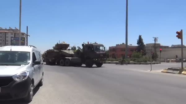 Suriye sınırına tank taburu sevk edildi