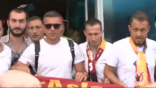 Galatasaray'ın yeni transferi Lucas Podolski, İstanbul'a geldi.