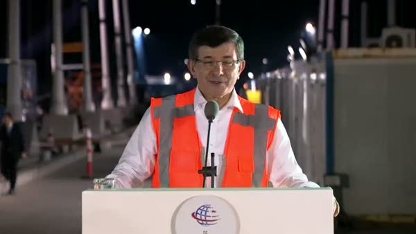Başbakan Davutoğlu, 3'üncü Köprü işçileri ile iftarda buluştu