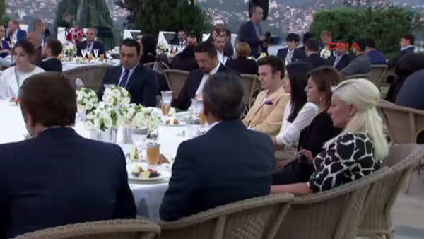 Mustafa Ceceli, Erdoğan'ın iftarında ezan okudu