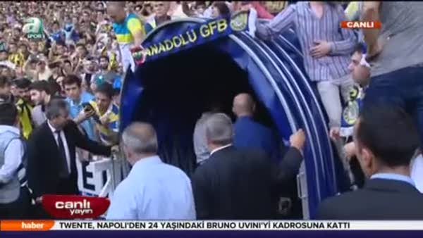 Fenerbahçe'nin son bombası Van Persie imzayı attı!
