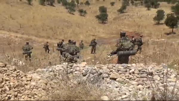 PKK'lı teröristler askere ateş açtı!