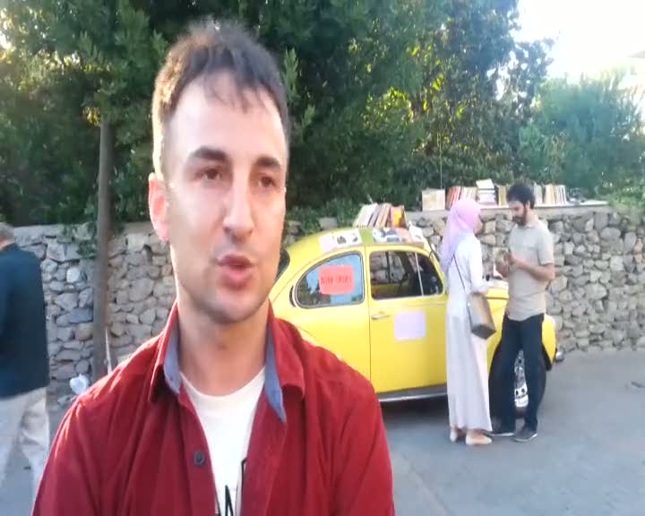 Öğretmenden seyyar kütüphane