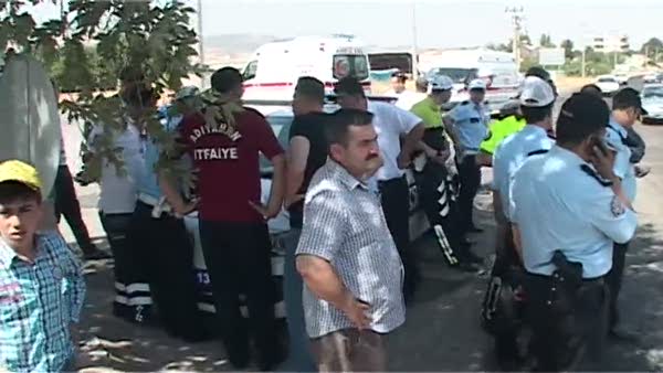 Başbakan Davutoğlu'nun konvoyunda kaza: 2 polis yaralı