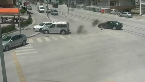 Eskişehir'deki kazalar MOBESE kameralarında