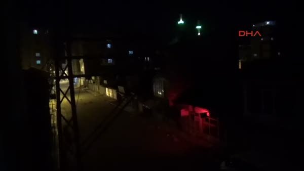 Hakkari'de evlere roketatarlı saldırı sonrası polis operasyonu