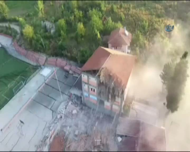 Heyelan dehşeti havadan görüntülendi