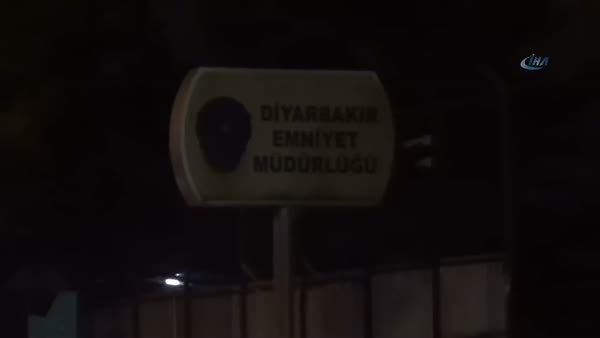 Diyarbakır Emniyet Müdürlüğü'ne bombalı saldırı