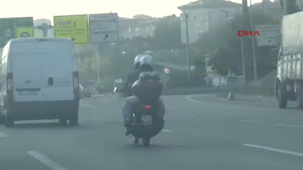 3 kişilik ailenin tehlikeli motosiklet yolculuğu