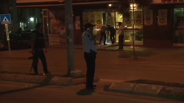 iki markete el yapımı bomba atıldı