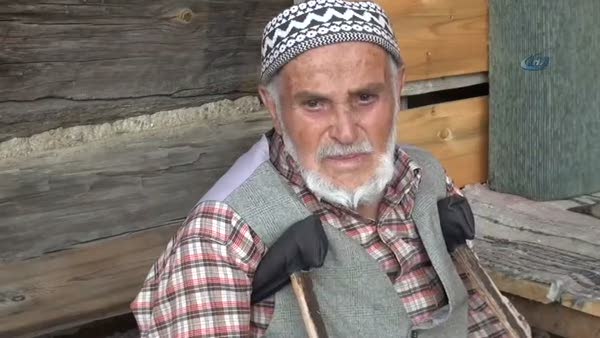 120 yaşındaki Mustafa dede yıllara meydan okuyor