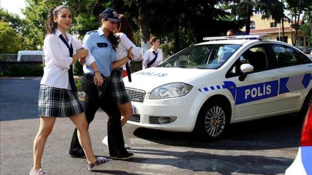 Kırgın Çiçekler 7. son bölüm tamamı tek parça izle!