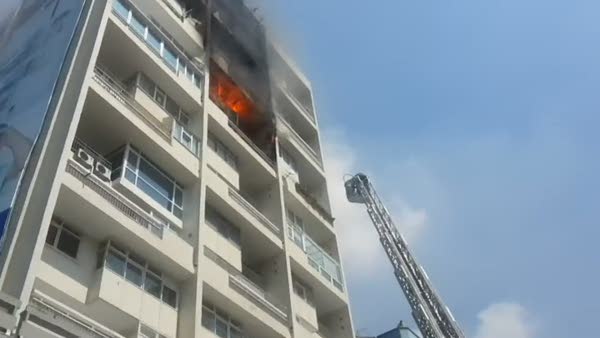 Mecidiyeköy'de yangın