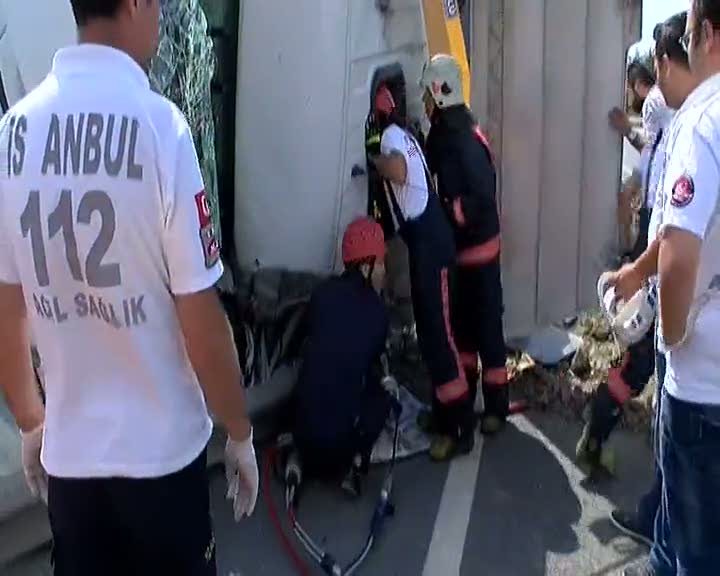 Kamyon yan yatınca, askerler talim yapıyor sandılar