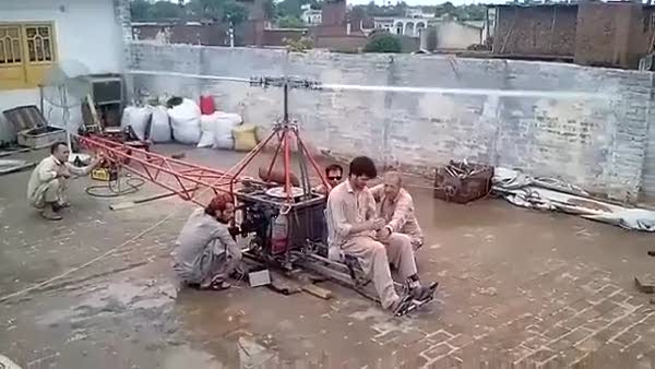 Pakistanlı Gençlerden Ev Yapımı Helikopter
