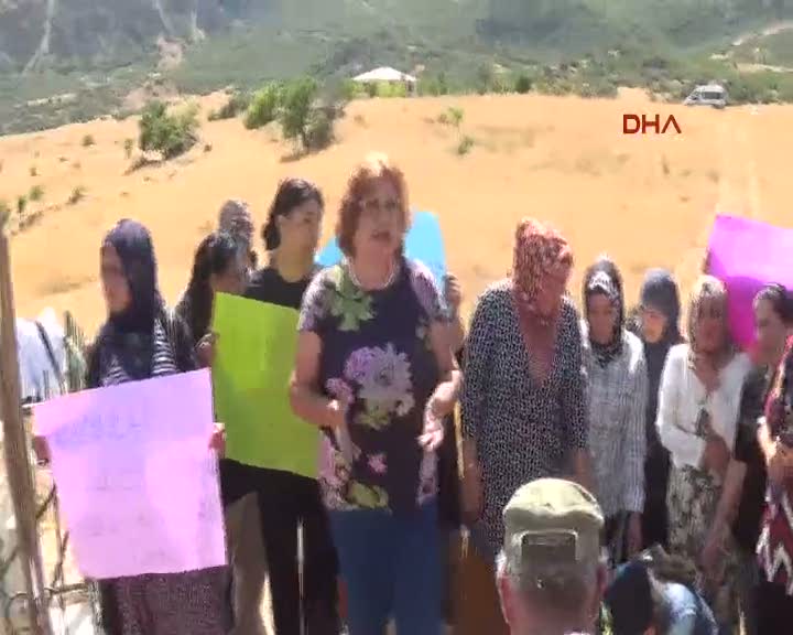 Vahşi cinayete kurban giden kadın defnedildi