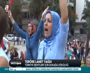 Teröre lanet yağdı