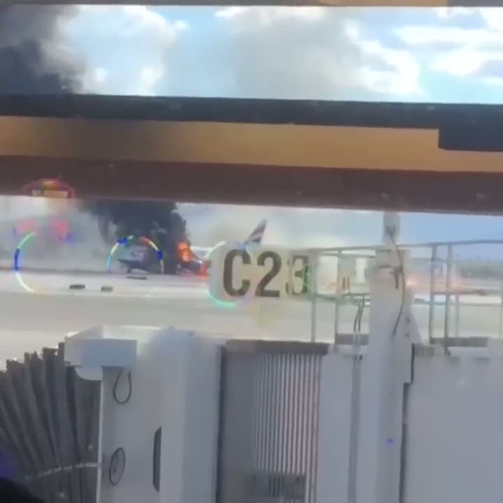 Uçak kalkış öncesi alev aldı