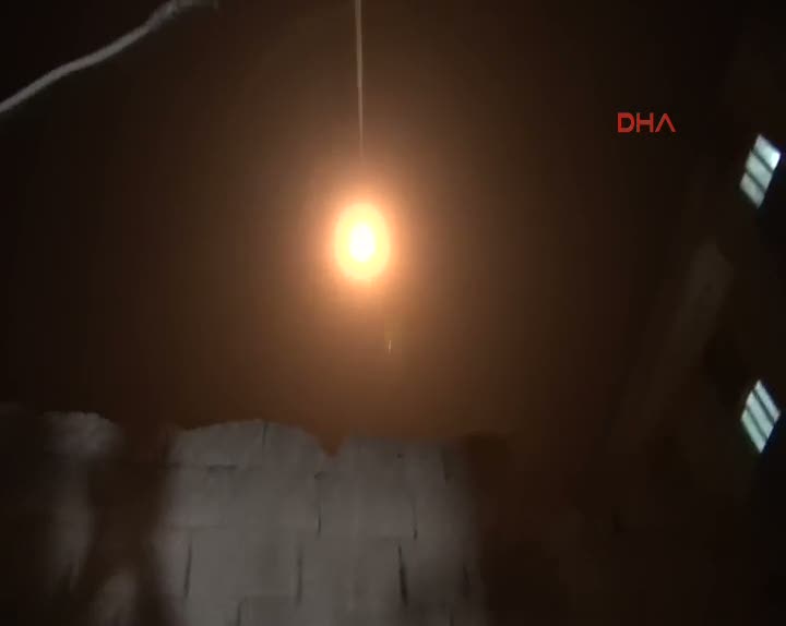 Cizre'de bombalı tuzak: 5 polis yaralı