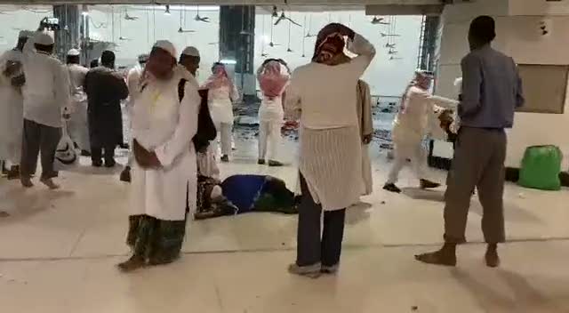 Kabe'de vinç kazasından hemen sonra kaydedilen görüntüler