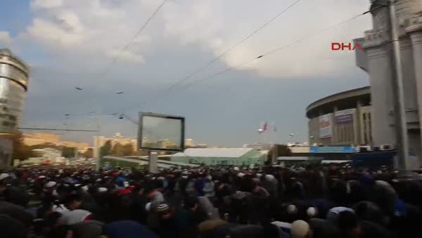 Moskova Merkez Camii Bayram Namazı'nda doldu taştı
