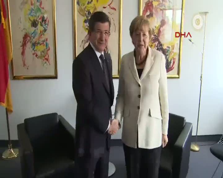 Başbakan Davutoğlu Merkel ile görüştü
