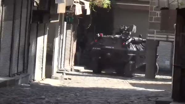 Diyarbakır'da çatışmalar şiddetlendi