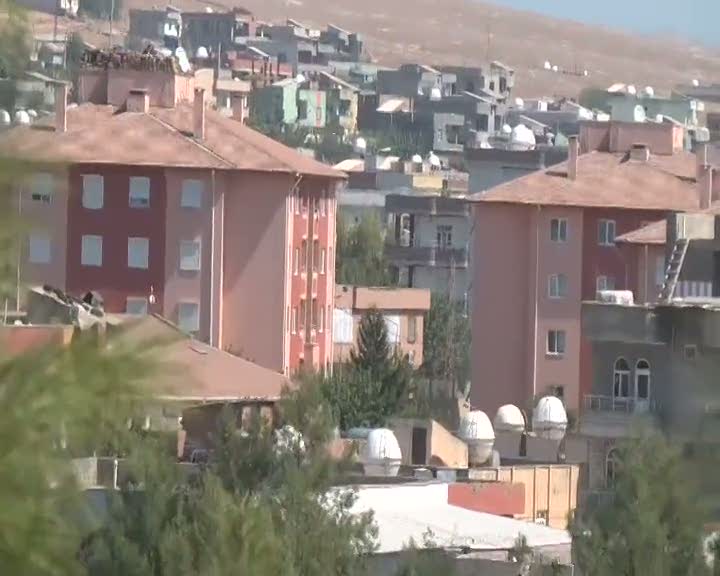 Silopi'de askeri lojmanlara roketli saldırı: 2 asker yaralı