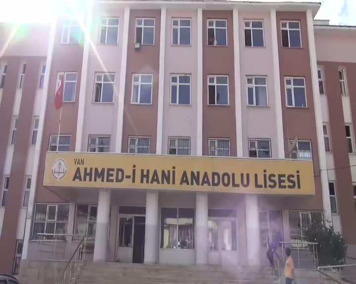 Van'da okula bombalı ve silahlı saldırı