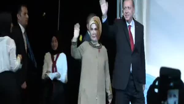 Erdoğan’a  “Ortağız Bir Namusa” şarkısıyla karşılama