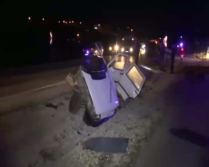 Ölüm virajında korkunç kaza: 4 ölü 4 yaralı