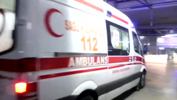 Polis midibüsü devrildi: 24 polis yaralandı