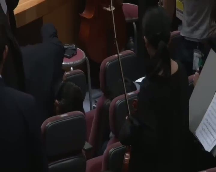 Cumhurbaşkanı Erdoğan,a fahri doktora verilirken bir öğrenci rahatsızlandı