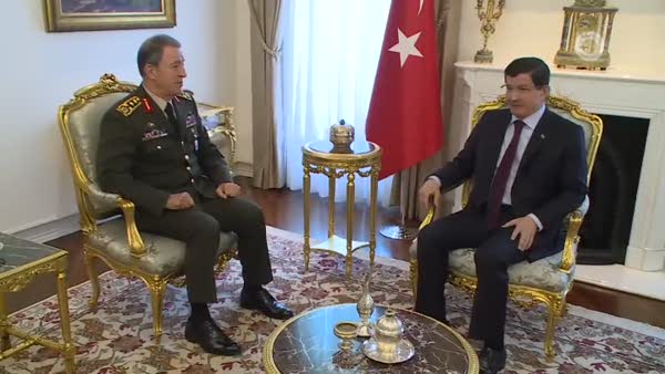 Başbakan Davutoğlu, Genelkurmay Başkanı Orgeneral Akar'ı kabul etti