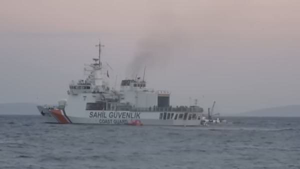 Sahil Güvenlik, 320 kaçak göçmeni kurtardı