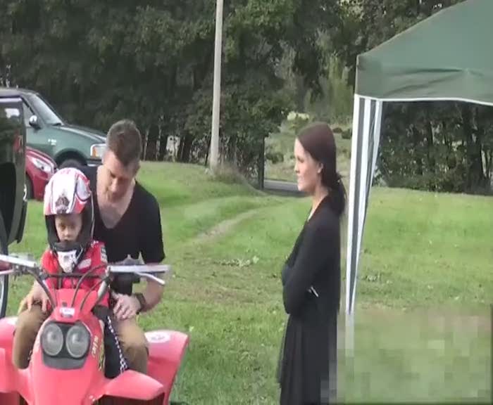 Karısına öyle bir şaka yaptı ki...