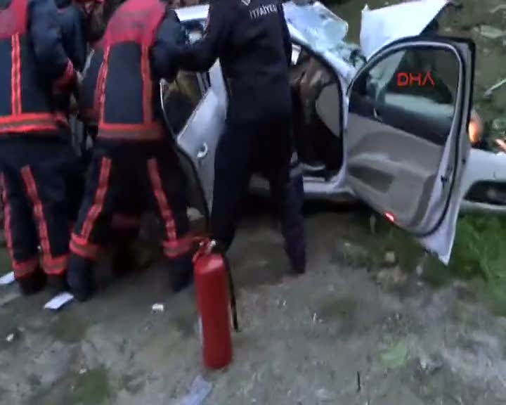 Otomobil köprüden uçtu: 4 yaralı