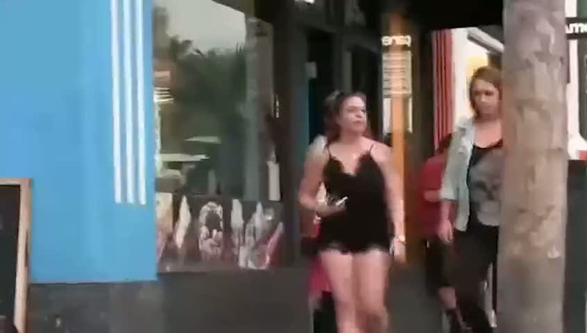 Dev örümcekle korkutan şaka