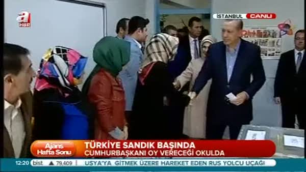 Cumhurbaşkanı Erdoğan ve ailesi oylarını kullandı
