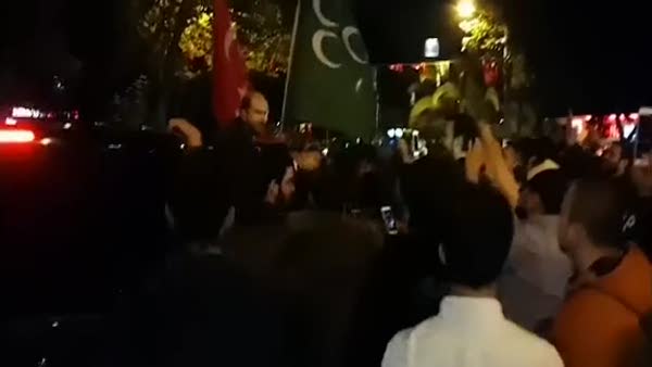 Bilal Erdoğan Bağdat Caddesi'ndeki zafer kutlamasında