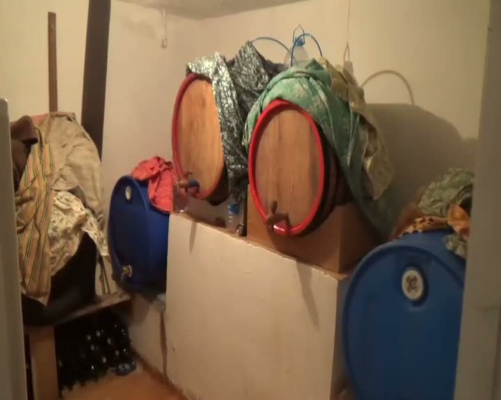 Ev değil kaçak içki imalathanesi