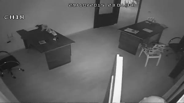 Kasa hırsızları güvenlik kameraları sayesinde yakalandı
