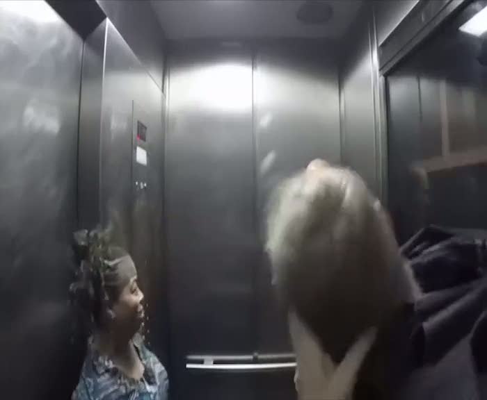 Kafa kesme şakası korkuttu