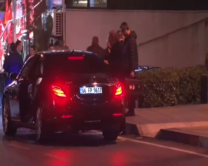 Davutoğlu partililerle bir araya geldi