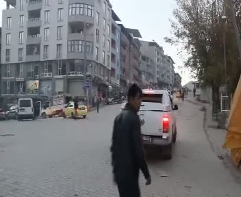 Vatandaşlar PKK'lıları taş ve sopayla kovaladı