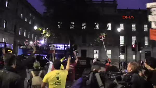 Londra'da Sisi karşıtı gösteri
